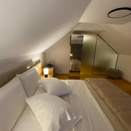 Apartment Andry's Living 4 By 8essentially *