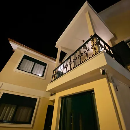 Andry's Living 4 By 8essentially *