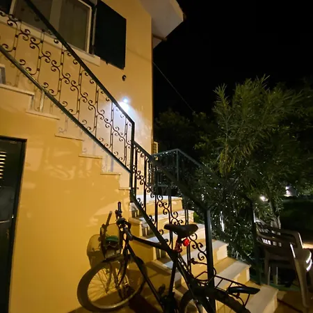 Andry's Living 4 By 8essentially Apartament Lefkáda